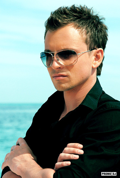 Гастроли с отцом и неизвестные песни: чем сейчас занимается Никита Малинин? - 7Д