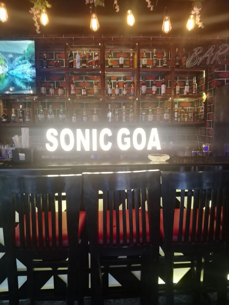 OKTOBER 2101 - Live set Sonic bar (part 5) (Old mix) OKTOBER 2101 - Live set Sonic bar (part 5) (Old mix)