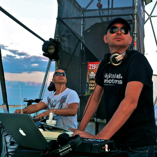 Anton Chernikov - Sleeping Away (Fonarev & Melodica Remix) Anton Chernikov - Sleeping Away (Fonarev & Melodica Remix)