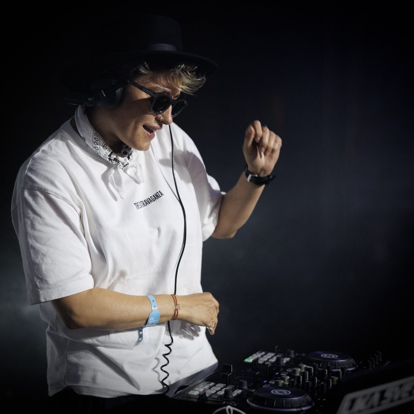 Lika Svetlova -  House vibes #1