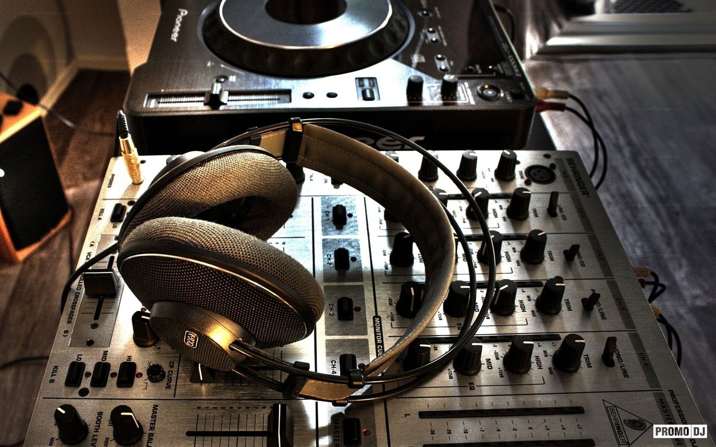 DJ Кaрманоff podcast artwork