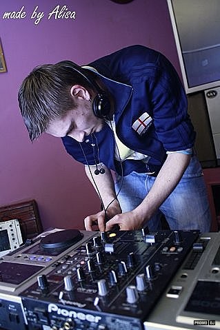 Дж жив в. Dark Life DJ Vickers.