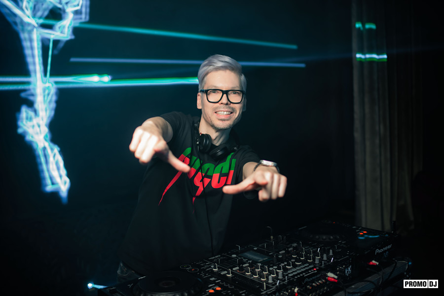 Dj baur edit. Диджей Баур 2022. DJ Baur 2023. Baur Mixshow.