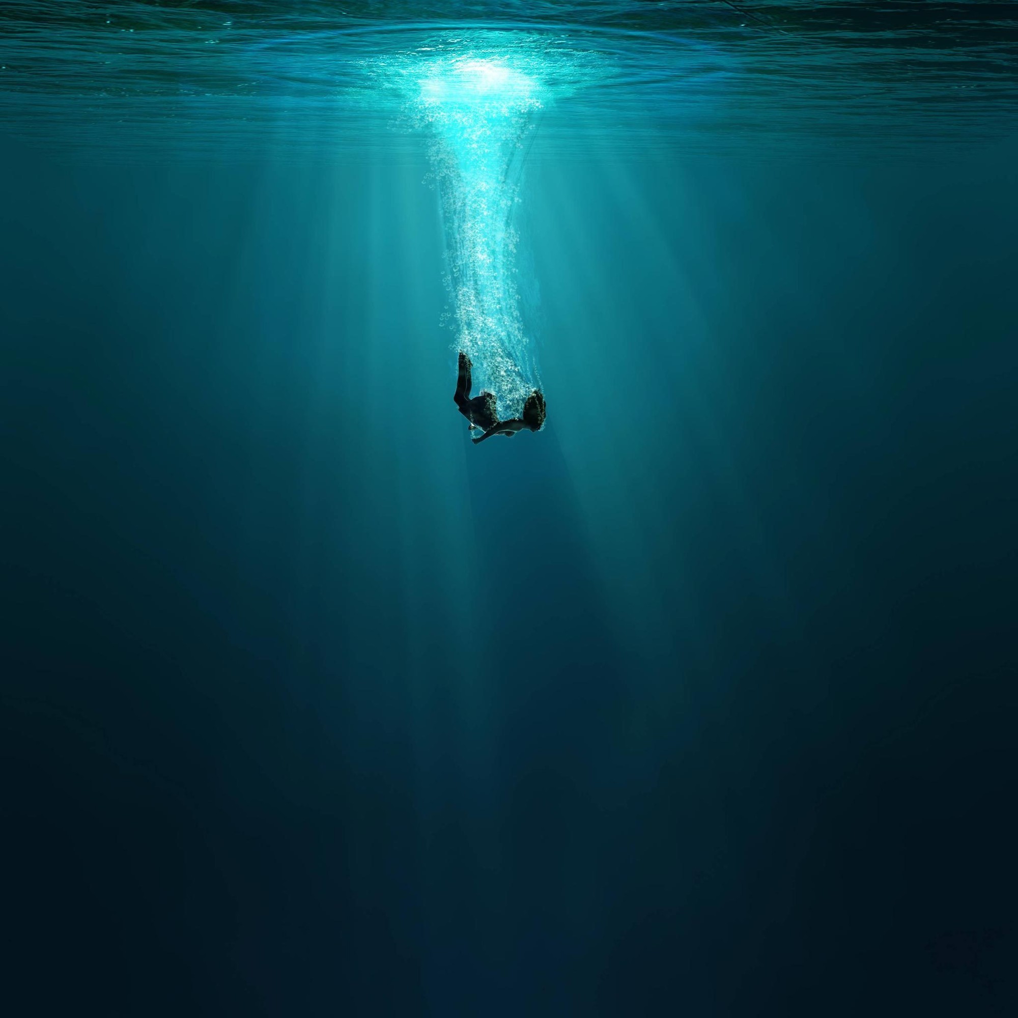 В глубине были видны. Погружение в воду. Глубокие воды. Тонет в воде.