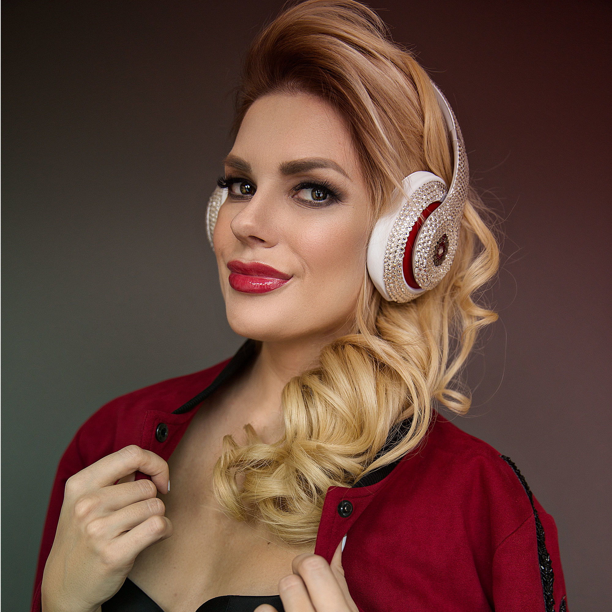 Фото диджея кати гусевой Dj Katya Guseva - Happy Birthday MIx 2017 (vs Jingle) - DJ Katya Guseva