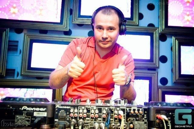 диджей smail. Smile dj пятигорск. Vdj smile music. девушка диджей. диджей смайл 2020 видеоклипы.
