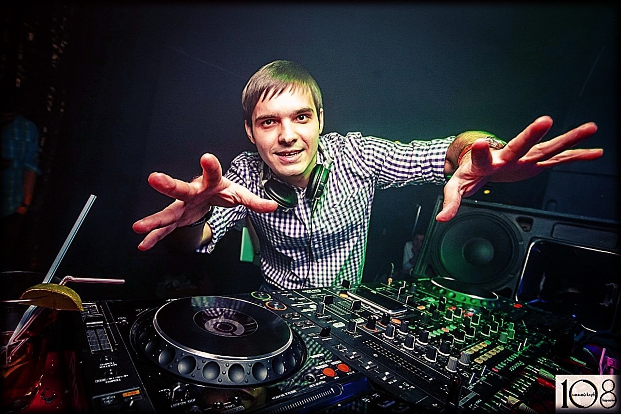 50 cent in da club клип. 50 cent in da club. Диджей болд казань. 50 cent in da club remix. Ди джей галл уфа все фото.