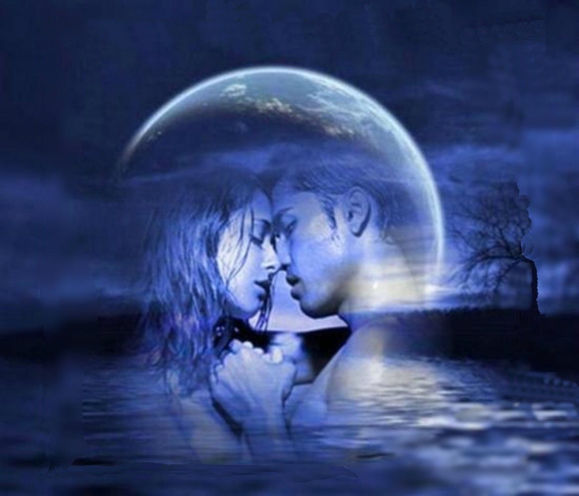 Открытка ночь любви. Поцелуй под луной. Луна любовь. Влюбленные при свете Луны. Поцелуй при свете Луны.