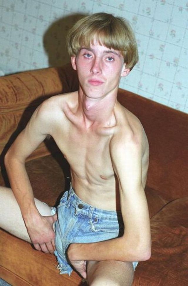 худощавый парень. симпатичный стройный подросток. высокий стройный мужчина. худые модели мужчины. худой парень.