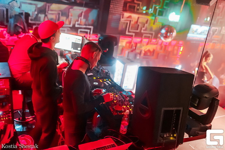 Parajoe & Parajack - Rollercoaster (Nick Nova Remix) Parajoe & Parajack - Rollercoaster (Nick Nova Remix)