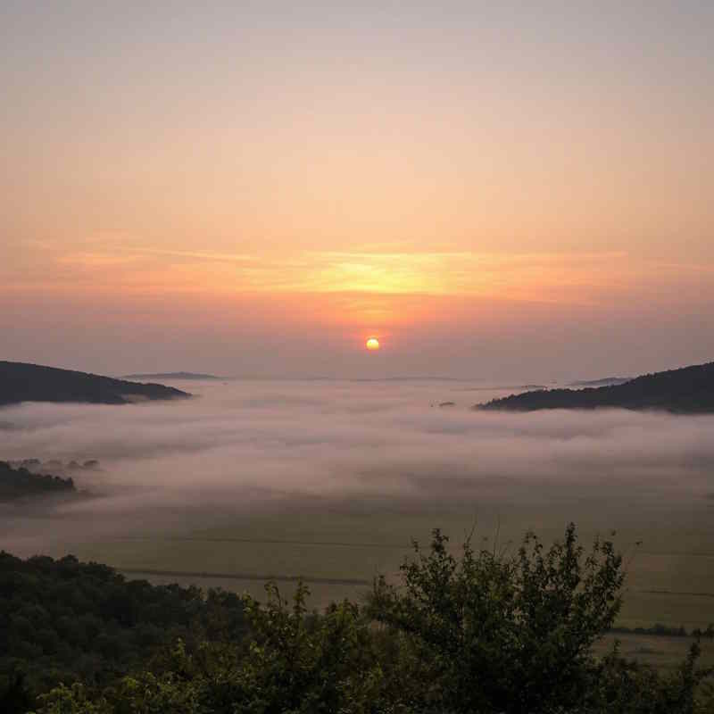 Заря прощается с землёю…