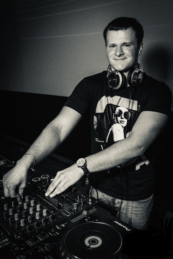 EVGENIY GLADKOV - VOCAL HOUSE, DEEP HOUSE (SPRING MIX MARCH 2026) episode artwork