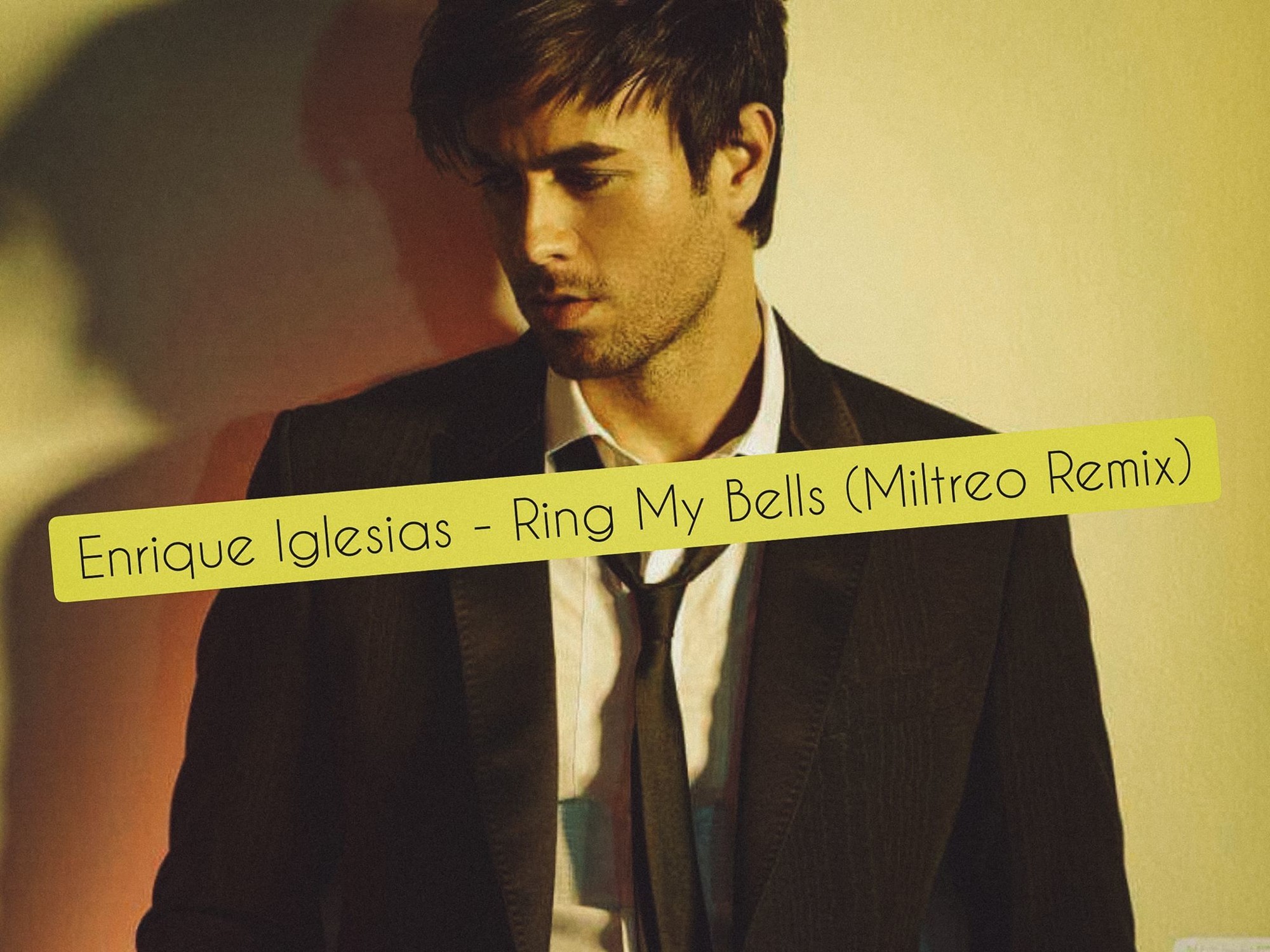 Enrique iglesias песня ring my bell. Энрике Иглесиас. Энрике Иглесиас на ринге. Iglesias Ring my Bells. Ring my Bells Enrique.
