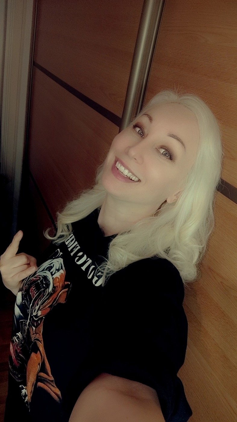 Papa Roach - Skeletons ( Kate Angel Metal Cover ) Papa Roach - Skeletons ( Kate Angel Metal Cover )