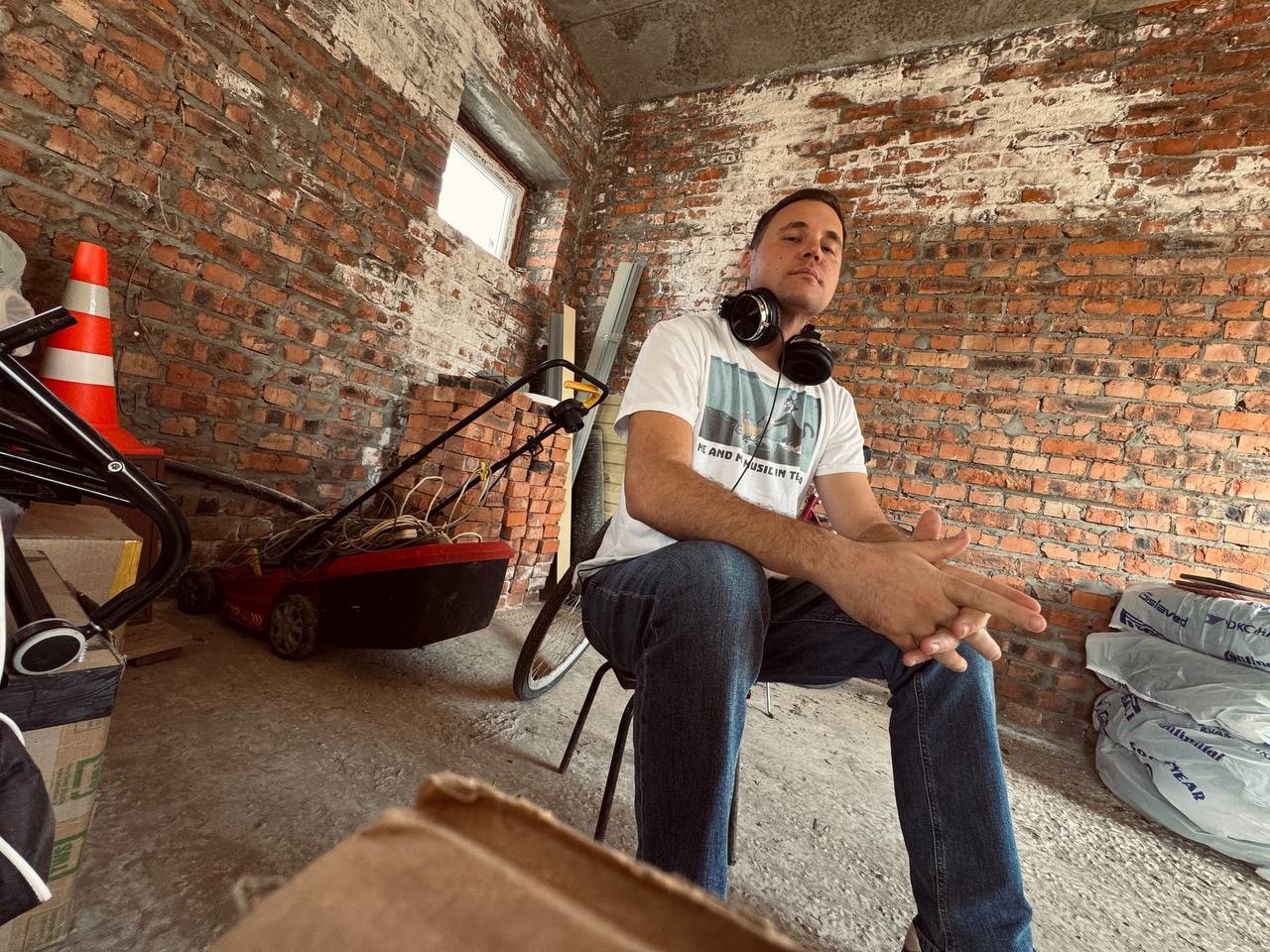 Alexei Smirnov- The World keeps on girl 76 mix