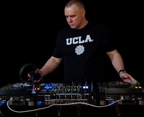 DJ TITAN - ТАНЦПОЛ #54 (RUSSIAN POP & СLUB MIX) DJ TITAN - ТАНЦПОЛ #54 (RUSSIAN POP & СLUB MIX)