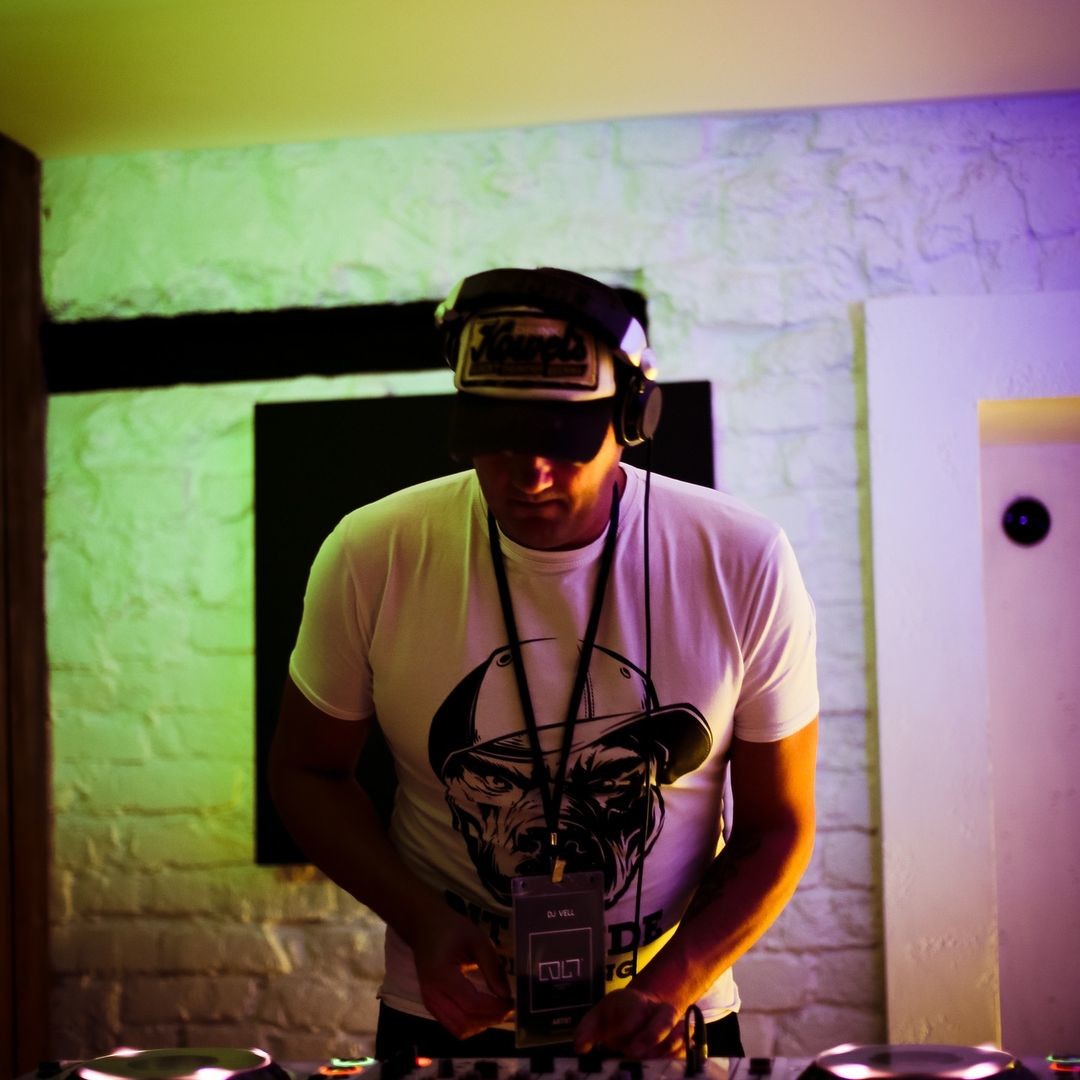 DJ Vell - гость вечера Мансарда lounge  (3)